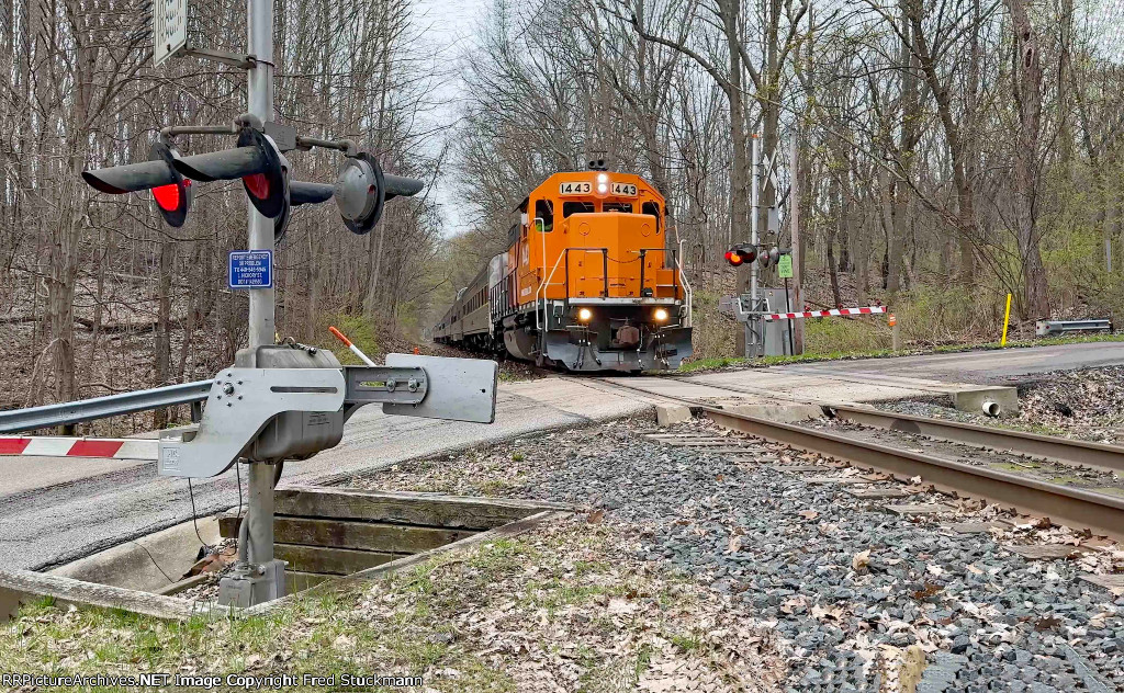 LTEX 1443 crosses Hickory St.